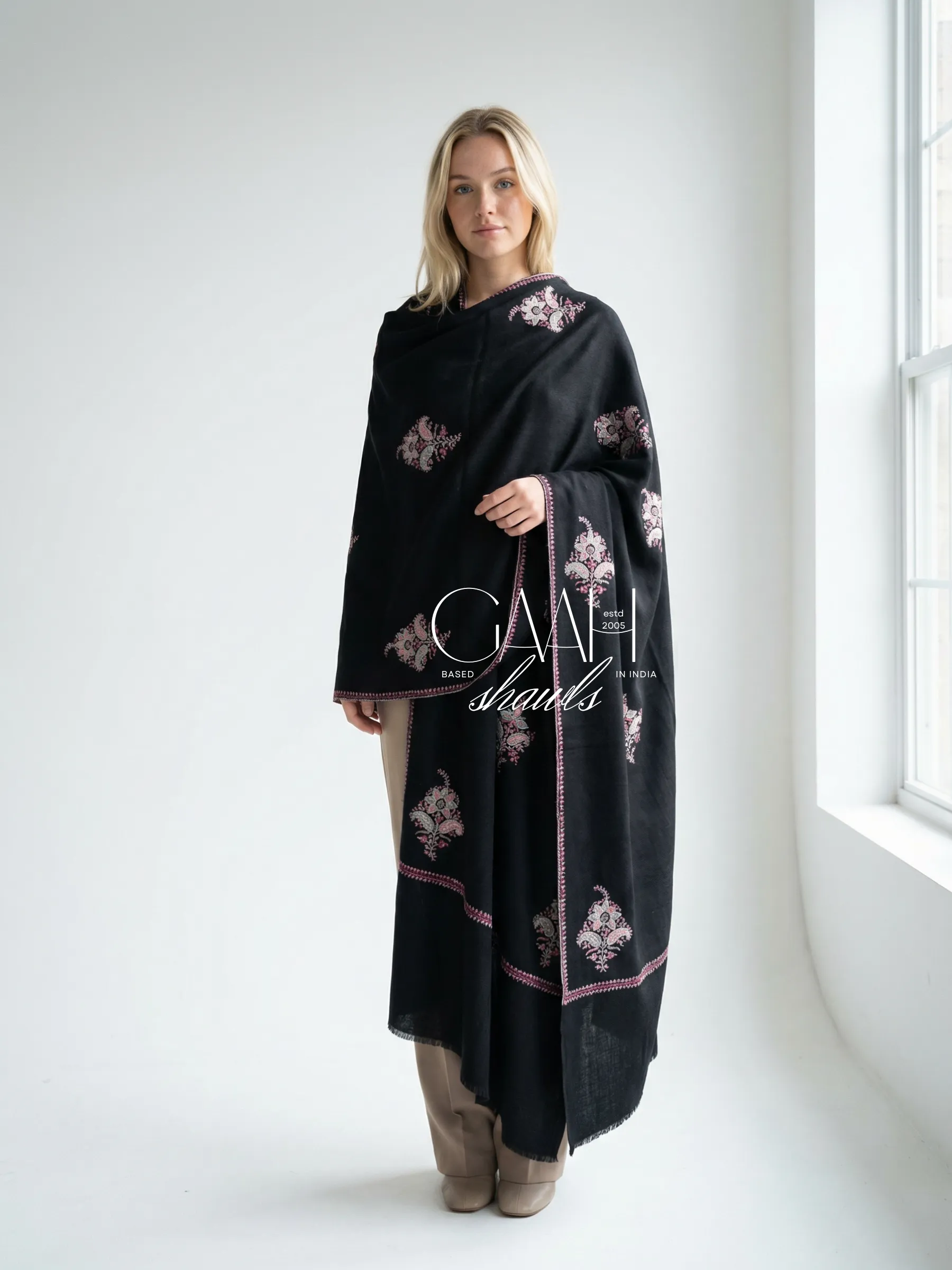 pure pashmina sozni embroidered shawl pure pashmina sozni embroidered shawl
